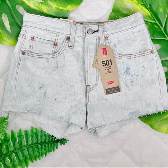 Levi’s Light Blue Tie Dye Denim Shorts NWT - Picture 4 of 8